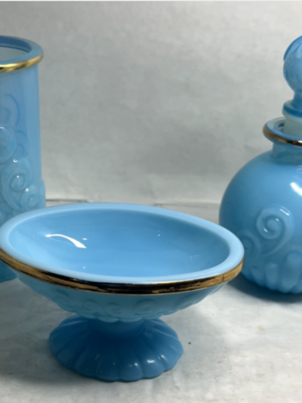 Vintage Avon Bristol BlueGlass Bathroom Vanity Set 4 pc Soap, Perfume w/lid,Cup